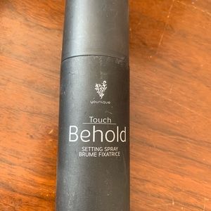 Younique setting spray